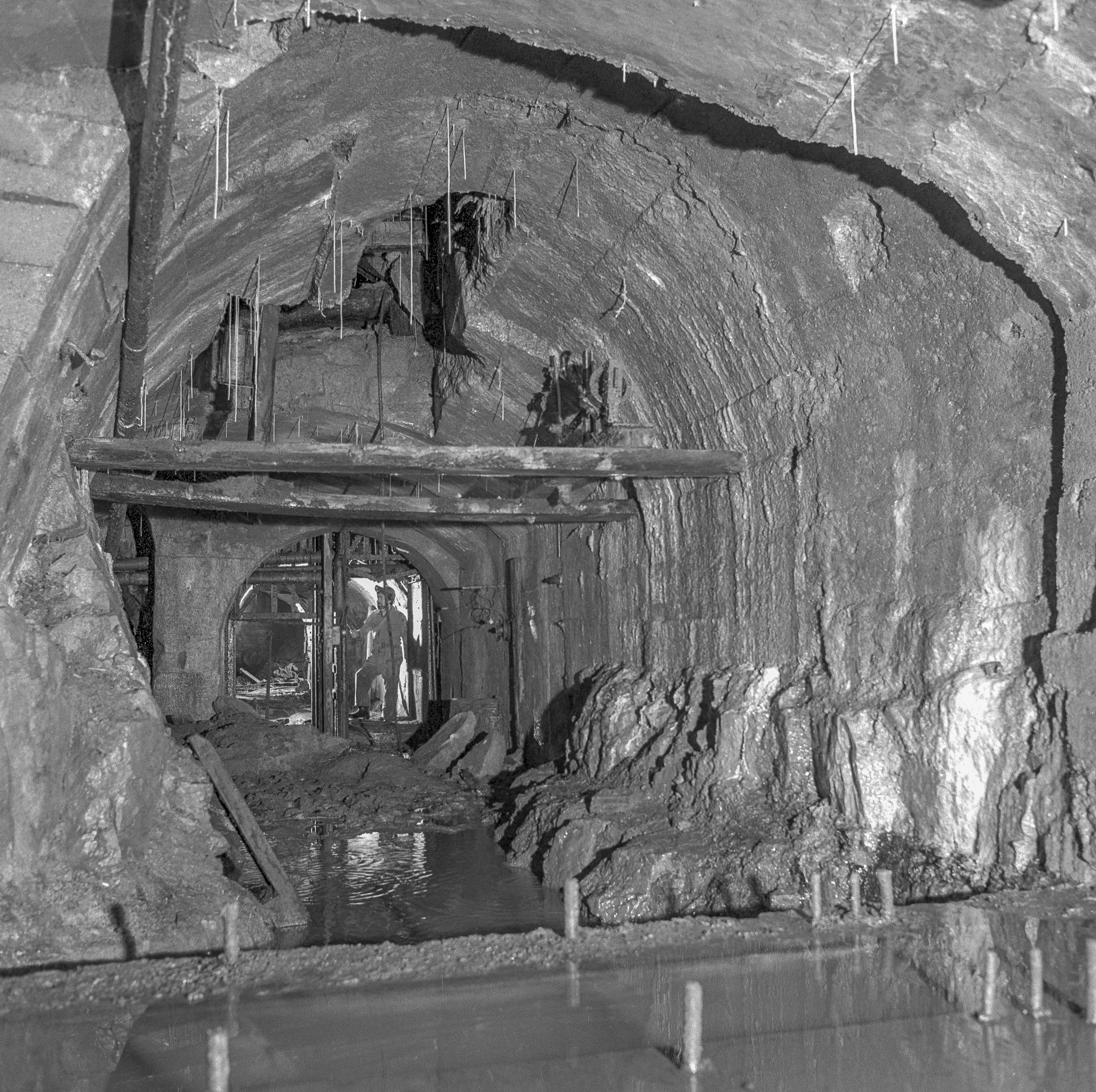 Engine room and cages Blackburn Level 1975